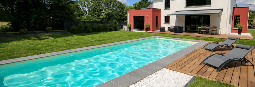 Installation de piscine extérieure